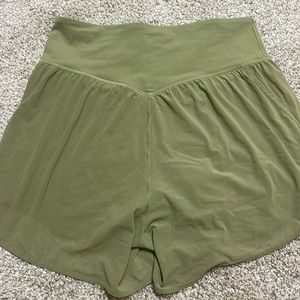 LULULEMON NULU AND MESH HIGH RISE YOGA SHORT 3.5”